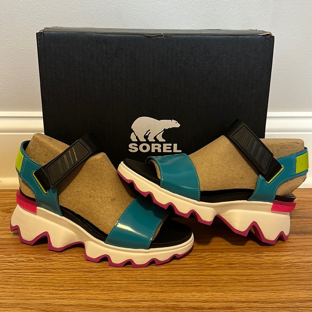 NWT Sorel Kinetic Sandal